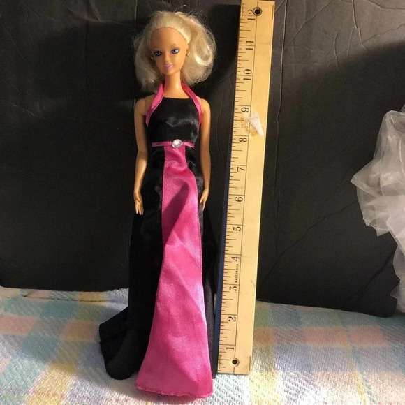 Mattel Doll - Picture 1 of 1